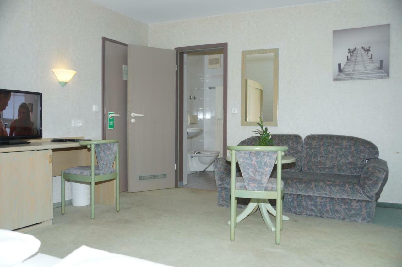 Hotel Krauthof Людвигсбург Экстерьер фото